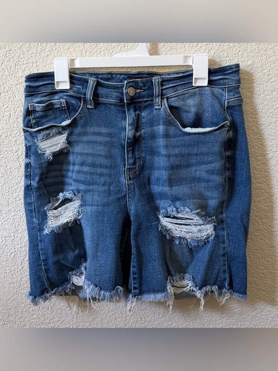 Judy Blue Pants - Judy Blue Size 1X High Rise Destroyed Bermuda Blue Jean Short Stretch •flaw